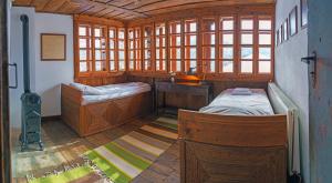 Postel nebo postele na pokoji v ubytování Karashka house
