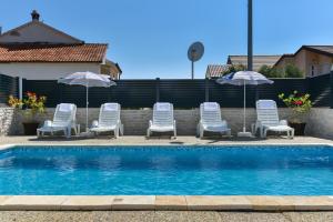 Bassein majutusasutuses Apartments Krepo või selle lähedal