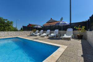 Bassein majutusasutuses Apartments Krepo või selle lähedal