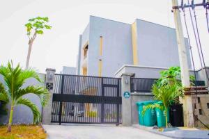صورة لـ The Zen Loft - 2BR Open Plan Apt W/Pool+Smart Lock في ليكى