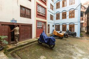 Tòa nhà nơi nhà khách tọa lạc