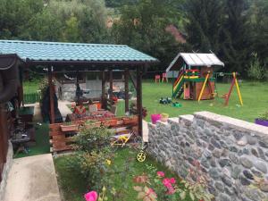 Area giochi per bambini di Cottage Ravna Rijeka