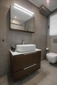 Bany a Syntagma Apartments with Acropolis view