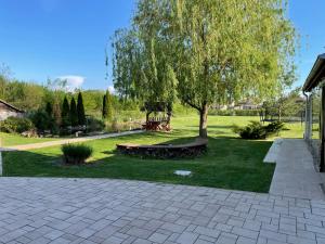 A garden outside Battonya House