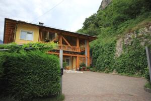 Rakennus, jossa guesthouse sijaitsee