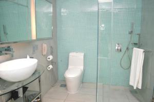 Ванна кімната в Wyndham Grand Bangsar Kuala Lumpur