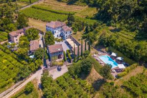 Pemandangan dari udara bagi Villa Faccioli Magnolia And Oleandro With Shared Pool - Happy Rentals