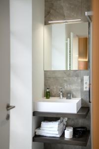 A bathroom at Villa Fauster Pustrabase