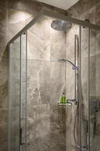A bathroom at Villa Fauster Pustrabase
