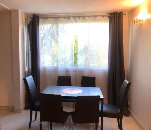 Posedenie v ubytovaní Montpellier Appt T4 90m2 à 15 min des plages et 5 min gare St Roch