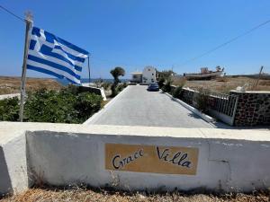 Фотография из галереи Santorini Grace Villa 3 в городе Foinikiá