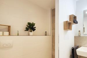 Koupelna v ubytování Modern Apartment near Offenbach in Seligenstadt