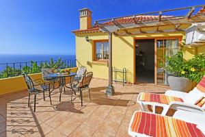 Nespecifikovaný výhled na moře nebo výhled na moře při pohledu z prázdninového domu