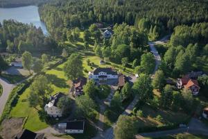Majoituspaikan Bredsjö Gamla Herrgård White Dream Mansion kuva ylhäältä päin
