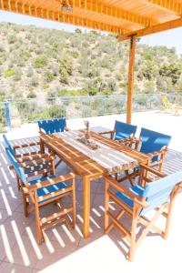 Φωτογραφία από το άλμπουμ του ALTHEA - cozy with spacious terrace views στον Γαλατά