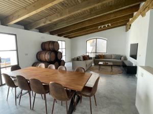 Televízia a/alebo spoločenská miestnosť v ubytovaní La Bodega Flamenca
