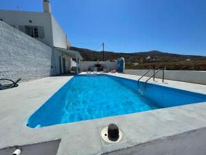 Фотография из галереи Santorini Grace Villa 3 в городе Foinikiá