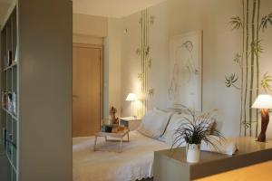 Posteľ alebo postele v izbe v ubytovaní Apartment with garden in Thessaloniki.