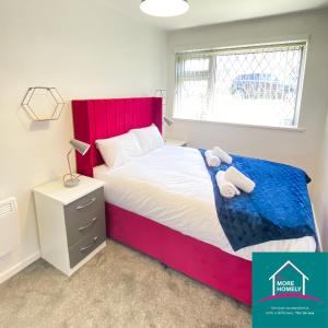 Gallery image of A Modern Lux 2 bedroom Apartment Near Alex Stadium & City WIFI FREE PARKING 15 - 30 Percent OFF - Longer STAYS 4 less Welcome in Birmingham