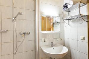Koupelna v ubytování Gästehaus Fitsch - Ferienwohnung in Silbertal