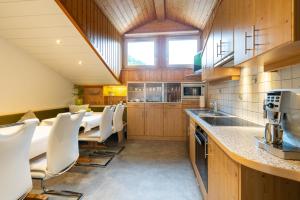 Kuchyň nebo kuchyňský kout v ubytování Gästehaus Fitsch - Ferienwohnung in Silbertal