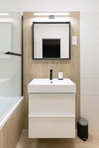 A bathroom at Second Home Apartment