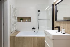 A bathroom at Second Home Apartment