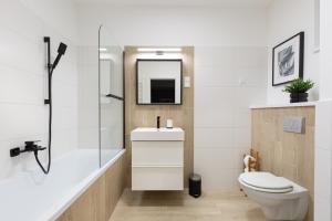 A bathroom at Second Home Apartment