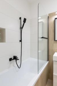 A bathroom at Second Home Apartment