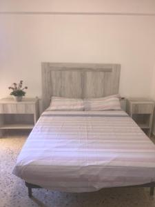 Postel nebo postele na pokoji v ubytování Piles - Apartment - Sleeps 7 - Parking - Seafront