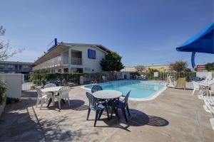 Bazén v ubytování Motel 6-Laredo, TX - South nebo v jeho okolí