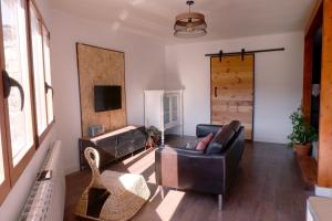 A seating area at A casa da Penela