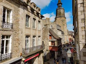 迪南的住宿－Appartement de la Tour de l'Horloge de DINAN，相簿中的一張相片