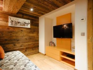 Gallery image of Chalet La Clusaz, 6 pièces, 8 personnes - FR-1-304-113 in La Clusaz