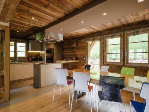 Dapur atau dapur kecil di Chalet La Clusaz, 6 pièces, 8 personnes - FR-1-304-113