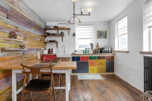 Η κουζίνα ή μικρή κουζίνα στο Rustic Retreat in the Center of Reykjavik