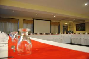 Zona business o sala conferenze di Apart Hotel La Cordillera