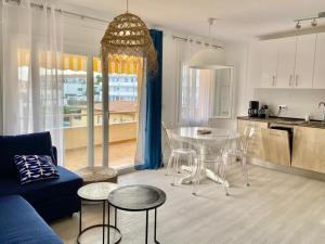 Kuchyňa alebo kuchynka v ubytovaní Apartamentos Stil Mar Anna - Stil Port Mar Anna
