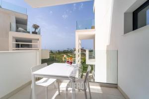 A balcony or terrace at HigueronRentals El Dado