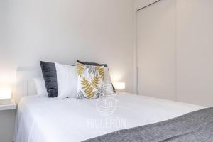 Postel nebo postele na pokoji v ubytování HigueronRentals El Dado