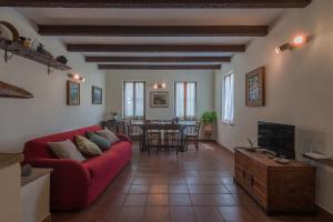 Μια τηλεόραση ή/και κέντρο ψυχαγωγίας στο Casa Claudia