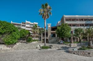 Photo de la galerie de l'établissement Radisson Resort Ruza Vjetrova, à Dobra Voda