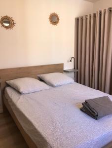 Llit o llits en una habitació de 2 pièces Hyper Centre Équipé et Confortable Toulon