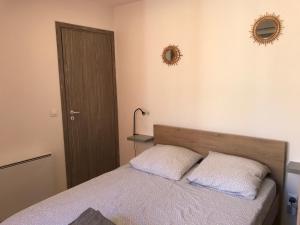 Llit o llits en una habitació de 2 pièces Hyper Centre Équipé et Confortable Toulon