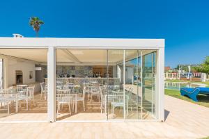 Um restaurante ou outro lugar para comer em Don Leonardo - pool and wellness