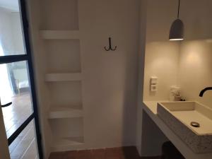 A bathroom at Yasemi
