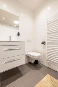 Ein Badezimmer in der Unterkunft Madrid Suites