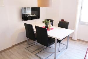 Zdjęcie z galerii obiektu Appartement Rosa N&B met Groot Terras met Zeezicht -70m van Strand w mieście Calpe +5 zdjęć