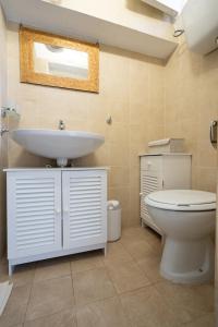 A bathroom at Chérie Apartment Tropea