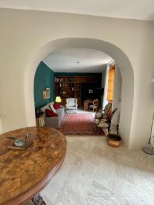 Posedenie v ubytovaní 4 Balconi House-Elegante dimora nel centro storico